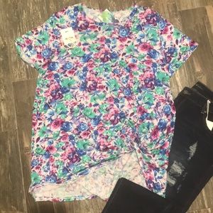 Very cute floral top with knot